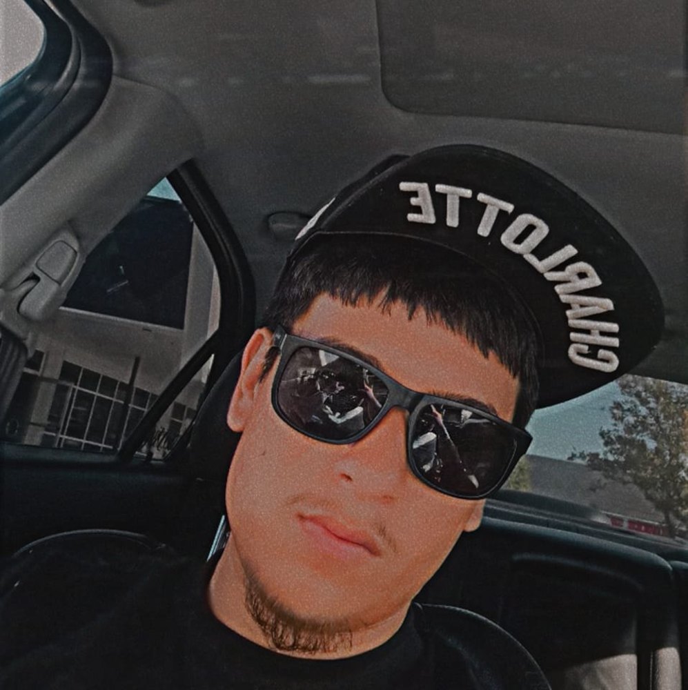 Meet your Posher, Carlos